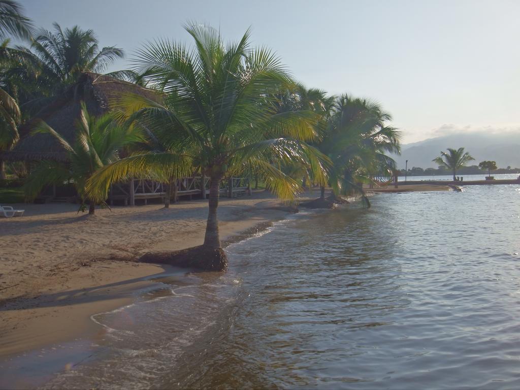 Amatique Bay Hotel Puerto Barrios Kültér fotó