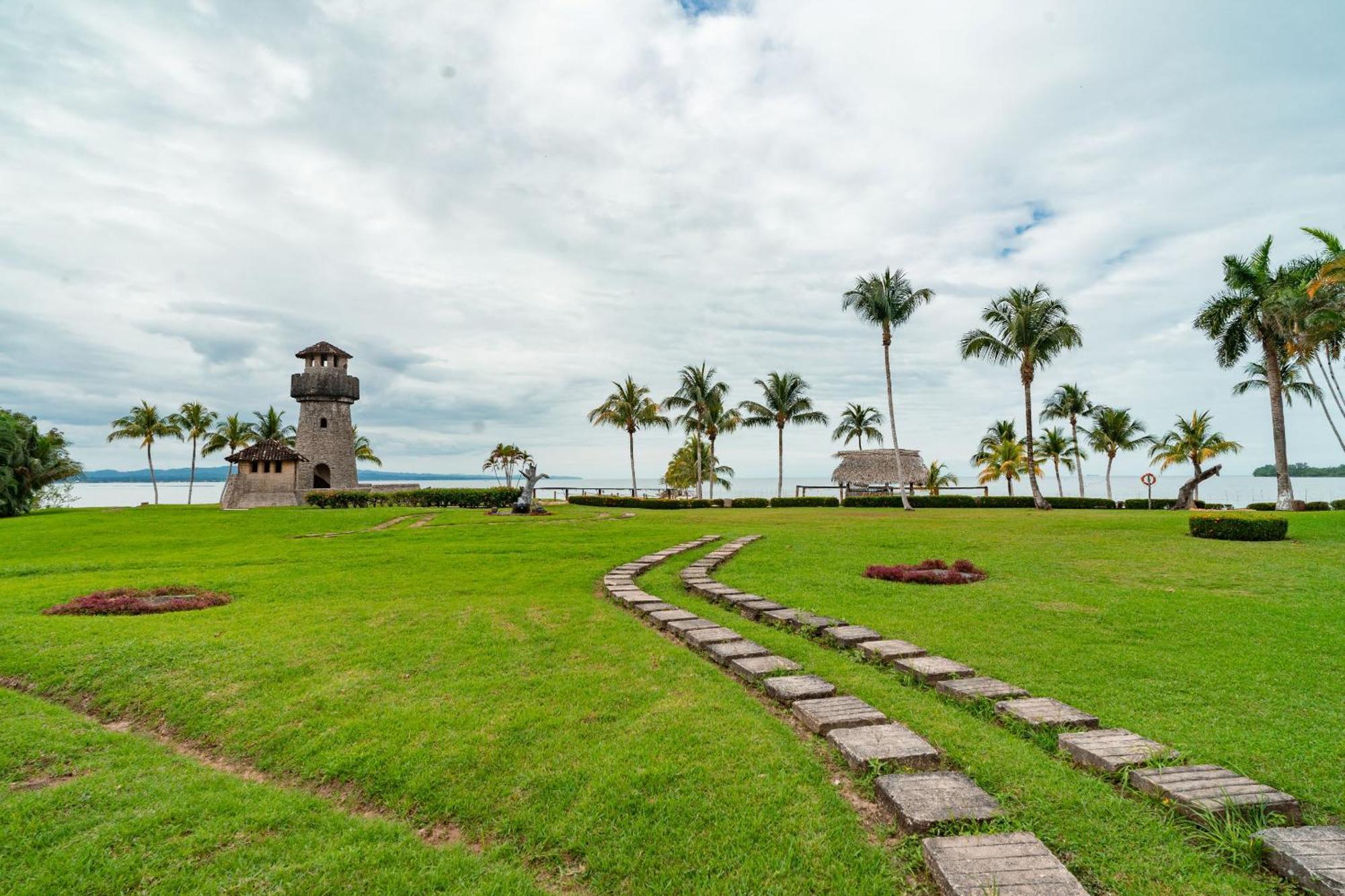 Amatique Bay Hotel Puerto Barrios Kültér fotó